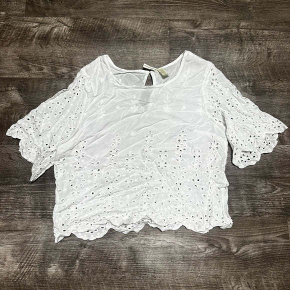 Japna Tops - Japna White Lace Short Sleeve Shirt Size Large